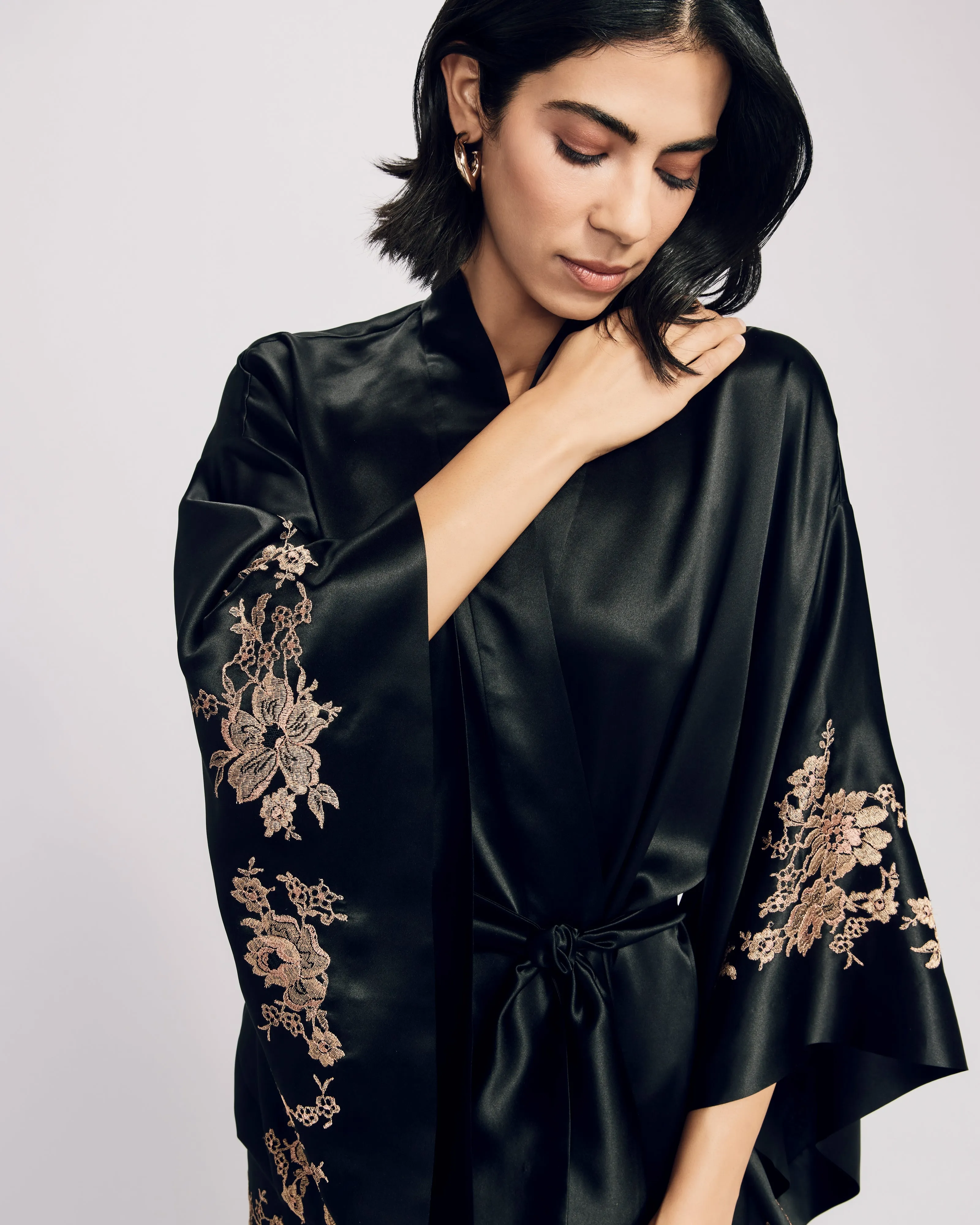 Aamiya Robe