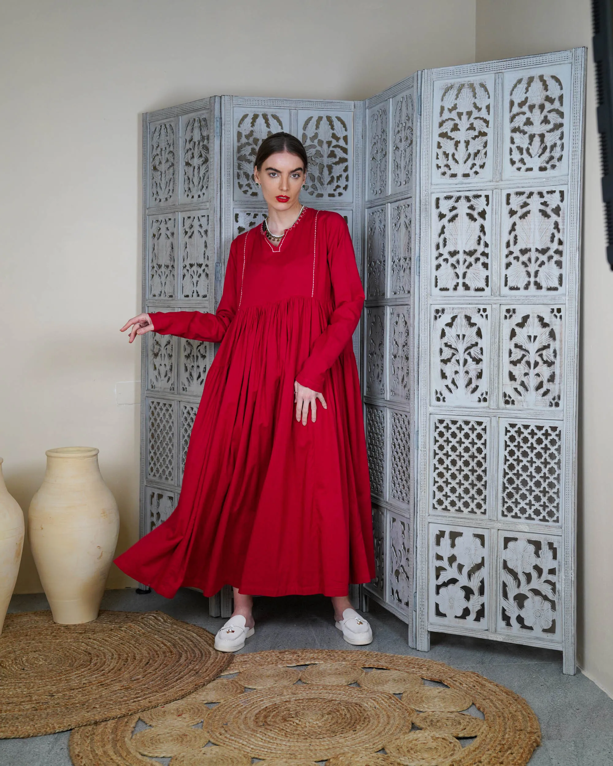 Embroidered neck with klosh design and waist gathered with long sleeves cotton kaftan 2952 - قفطان